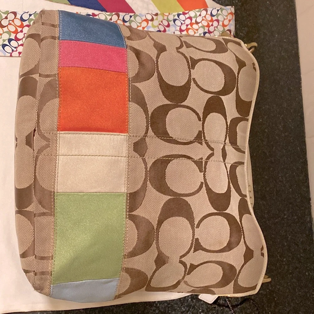 COACH jacquard w/multicolored band at base. Cream patent leather trim. #10858 - Picture 10 of 15